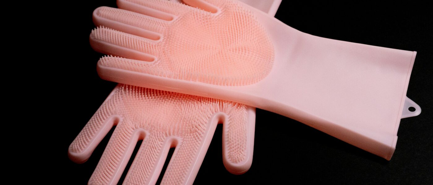 Best Cat Grooming Gloves and Deshedding Tools in 2026: 5 Picks That Cut Loose Fur and Hairballs